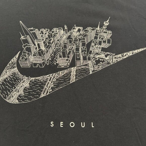 Nike - Seoul Cityscape Short Sleeved T-Shirt - M - Picture 2 of 8
